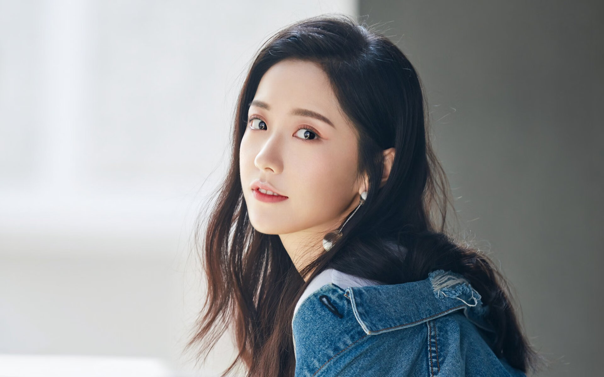 英超俱乐部场边补水与高温防护设备的实用效果