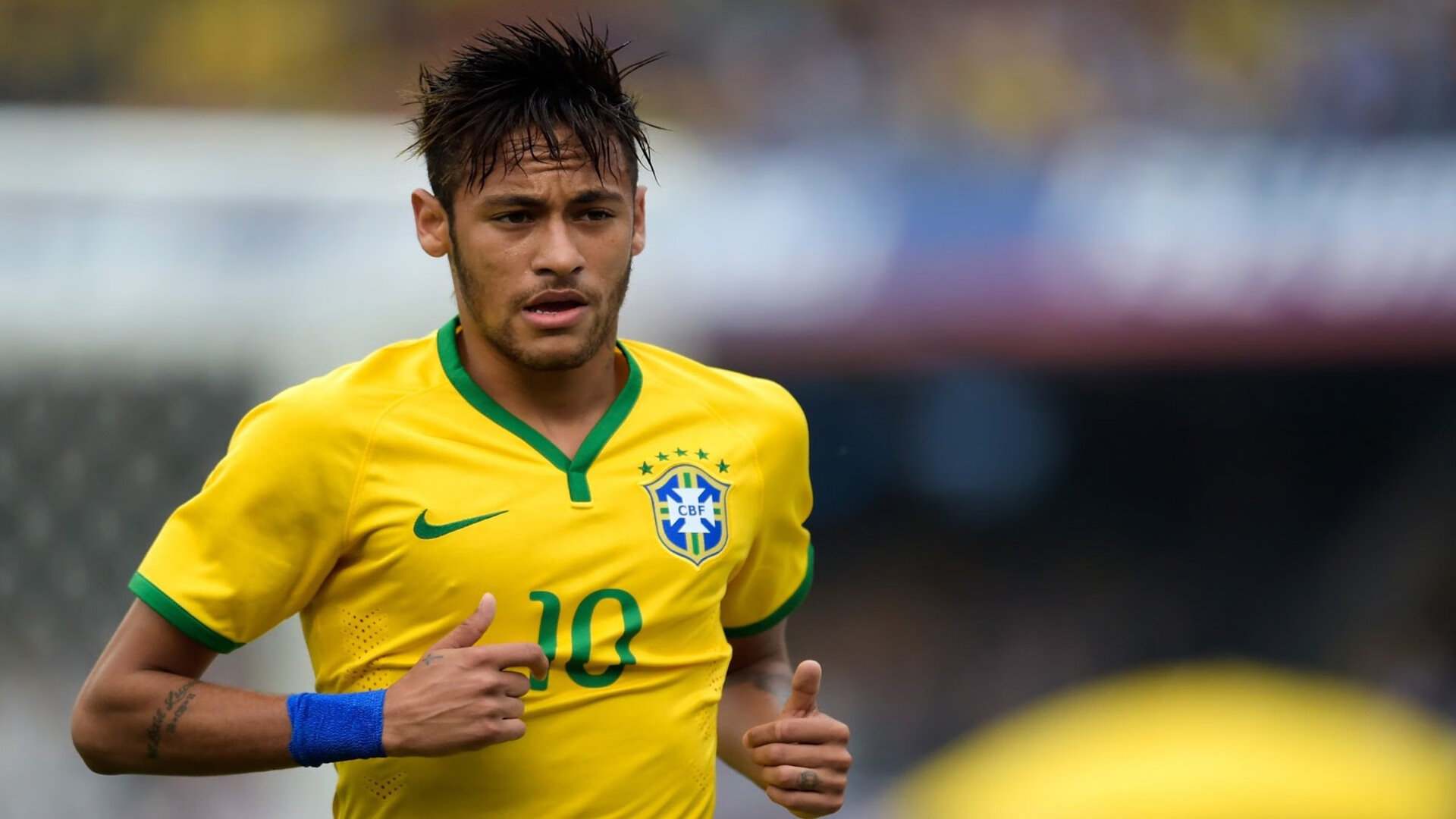 泰国马术协会与科技公司合作，开发虚拟现实训练平台，提升骑手技能。